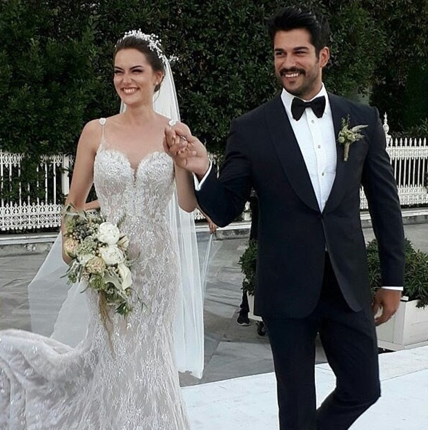 Burak Özçivit ile Fahriye Evcen evlendi! - Sayfa 21