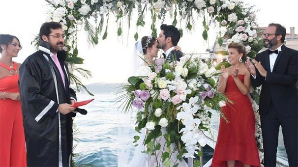 Burak Özçivit ile Fahriye Evcen evlendi! - Sayfa 25