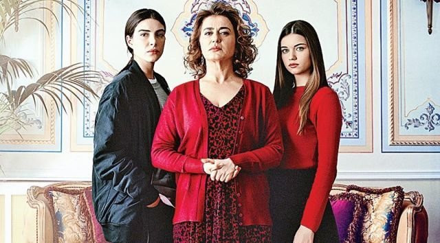 Afra Saraçoğlu'nun sözleşme krizi: Annemi kandırdılar! - Sayfa 11