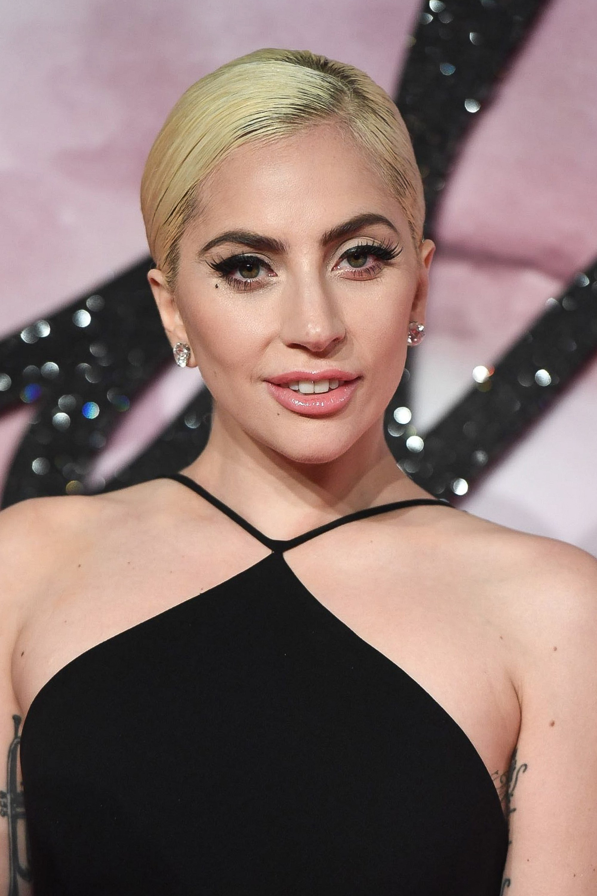 Lady Gaga belgeseli yayınlandı! Lady Gaga'nın zor anları - Sayfa 16