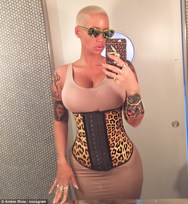 Amber Rose: “Göğüslerimi küçülttüm, mutluyum” - Sayfa 1