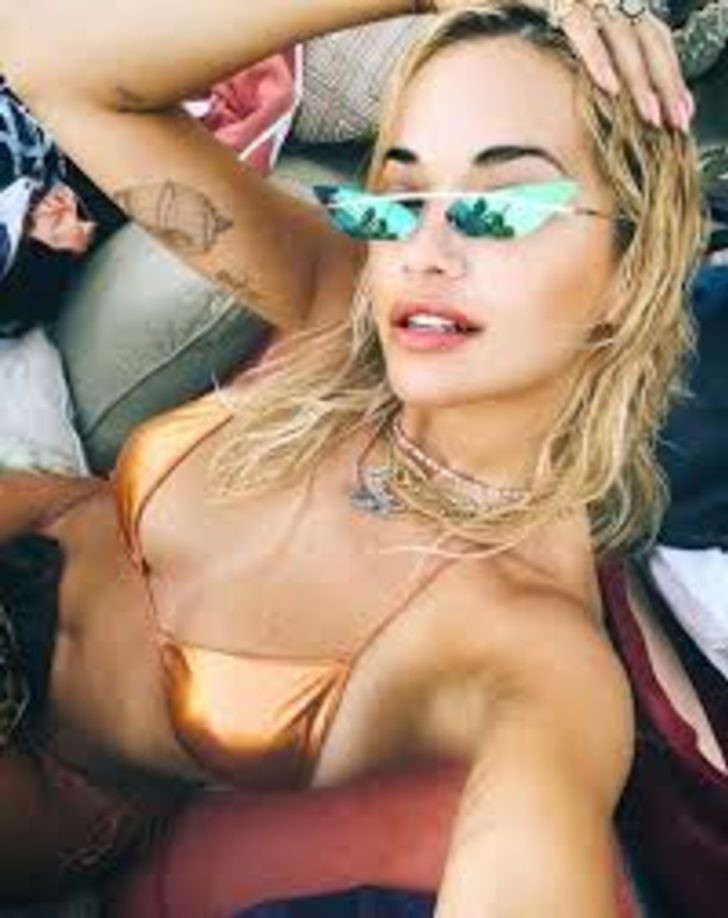 Rita Ora çırılçıplak poz verdi kapak oldu! - Sayfa 9