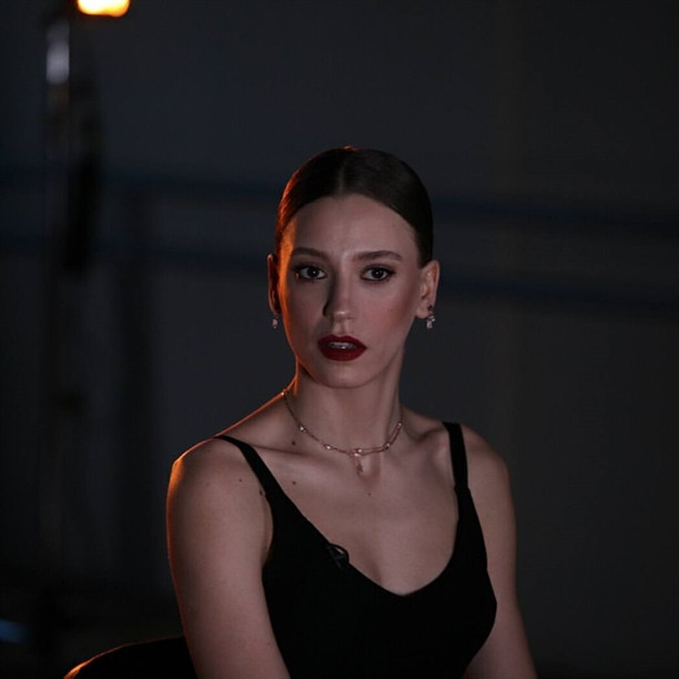 Serenay Sarıkaya'dan hayranlarına kötü haber! - Sayfa 16