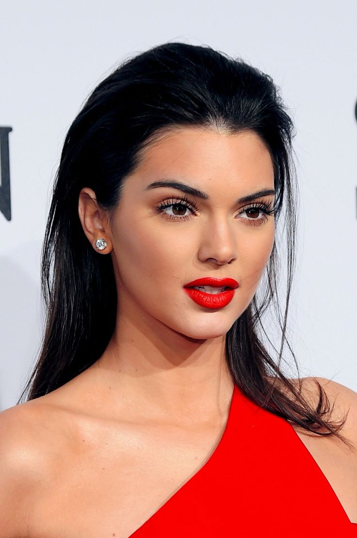 Fotoğraftaki o detayı unutunca... Kendall Jenner'ın paylaşımı olay oldu - Sayfa 6