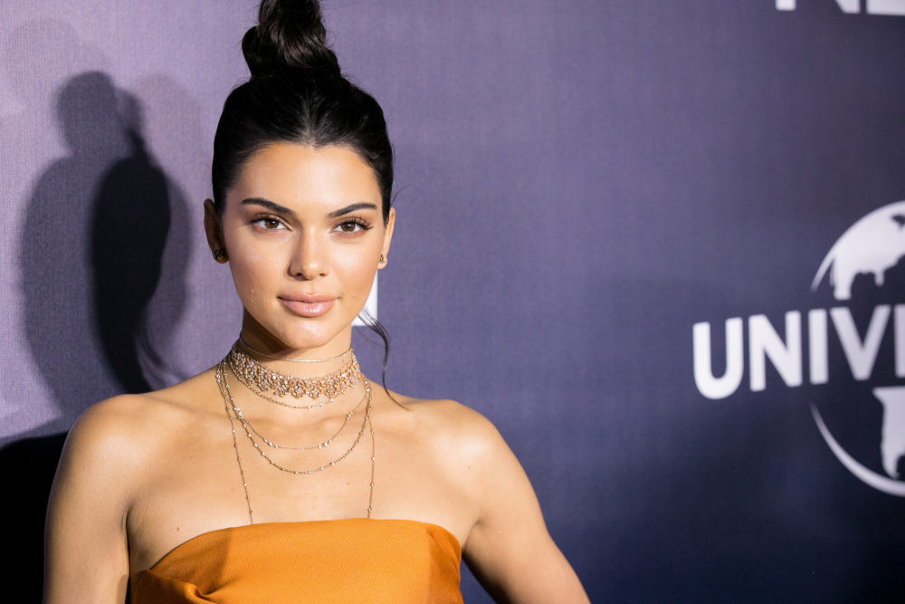 Fotoğraftaki o detayı unutunca... Kendall Jenner'ın paylaşımı olay oldu - Sayfa 12