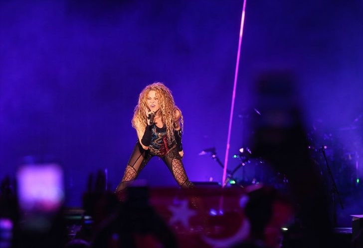 Shakira İstanbul konserinde binlerce kişiyi coşturdu - Sayfa 13