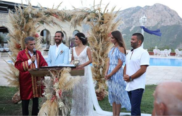 Erkan Kolçak Köstendil ve Cansu Tosun evlendi - Sayfa 2