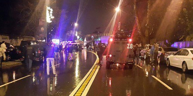 Ünlü gece kulübü Reina'da yılbaşı katliamı; En az 39 ölü, 69 yaralı - Resim : 1