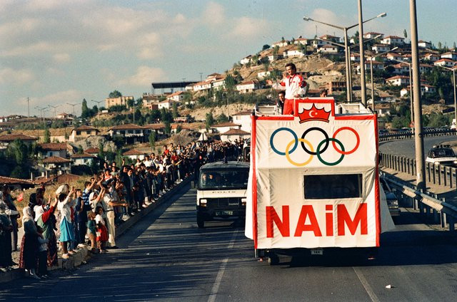 Naim Süleymanoğlu'na son görev! Türkiye efsane sporcusuna ağlıyor! - Resim : 4