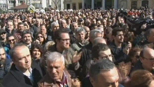 Yaşar Kemal'e son görev! Birlikte uğurladılar! - Resim : 1