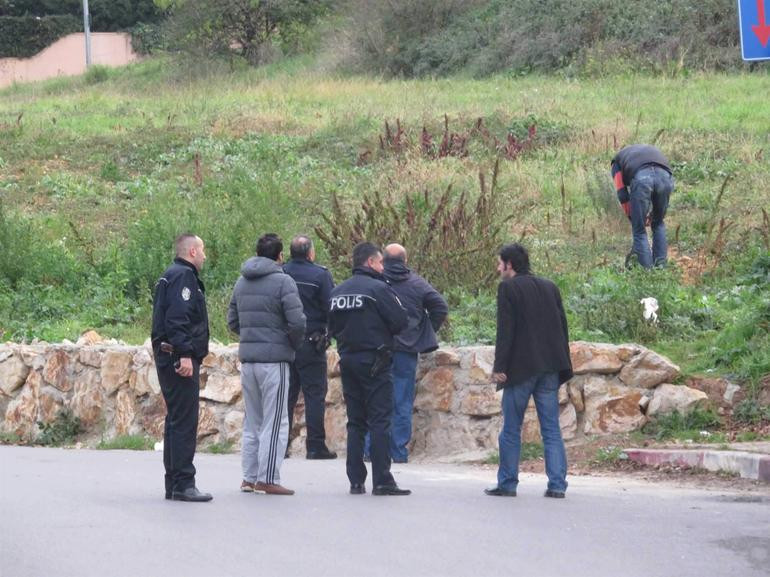 Film setinde kullanılan "canlı bomba yeleği" polisi alarma geçirdi! - Resim : 3