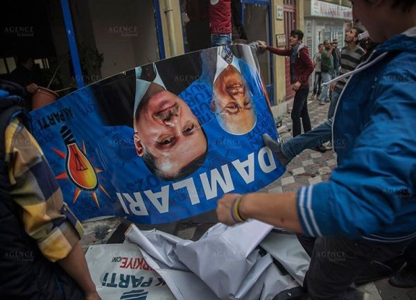 Soma'da çektiği fotoğraflar yüzünden foto muhabirine gözaltı! - Resim : 1