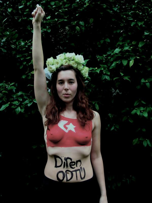 FEMEN Can Dündar ve Erdem Gül için soyundu! - Resim : 3